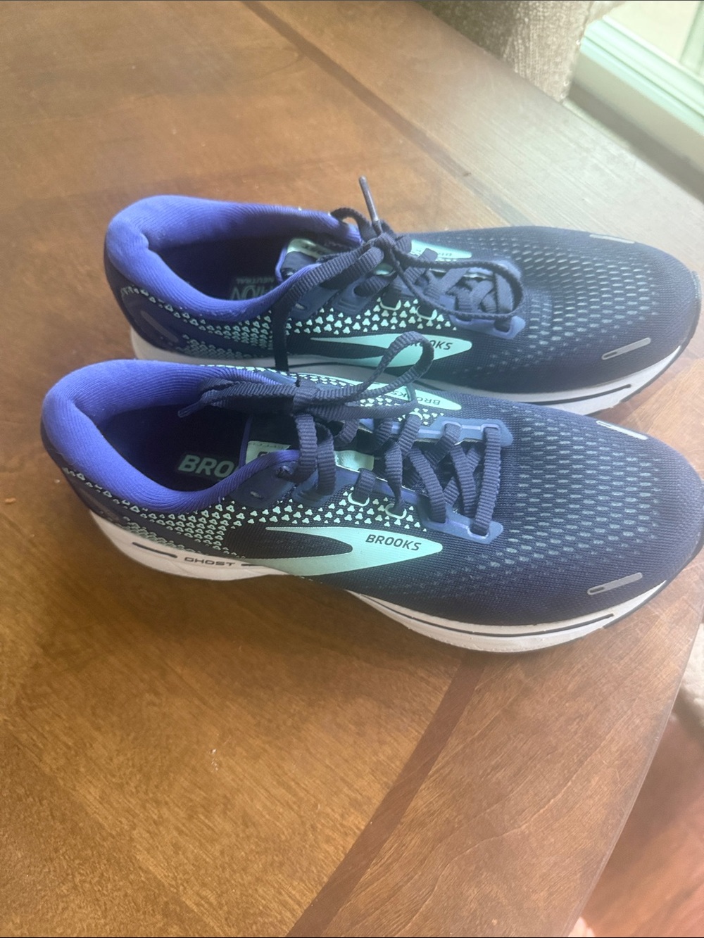 Brooks Ghost 14 size 9   Navy and Mint Green Athletic Running Shoes